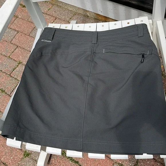 ☀️Columbia Omni-Shade Gray Skirt/Skort Size 6 - Picture 3 of 5